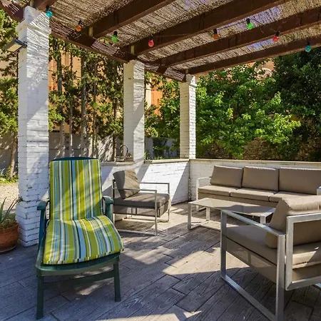 Holiday home Casa San Rafael, Magnifico Con Gran Jardin Navajas