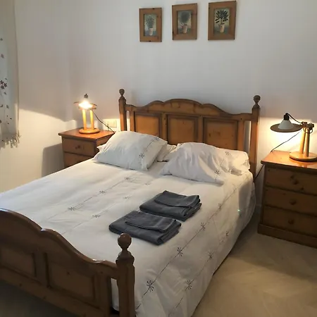 Casa San Rafael, Magnifico Con Gran Jardin Holiday home Navajas
