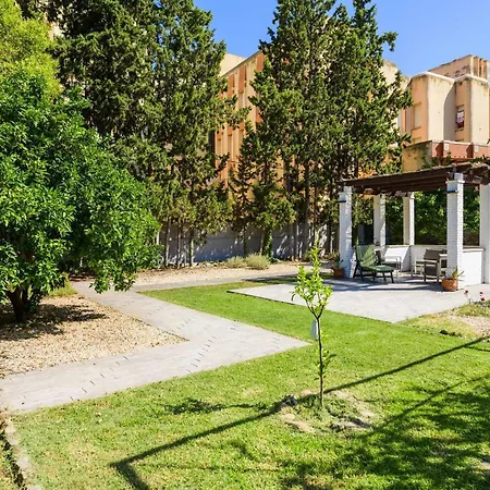 Holiday home Casa San Rafael, Magnifico Con Gran Jardin Navajas